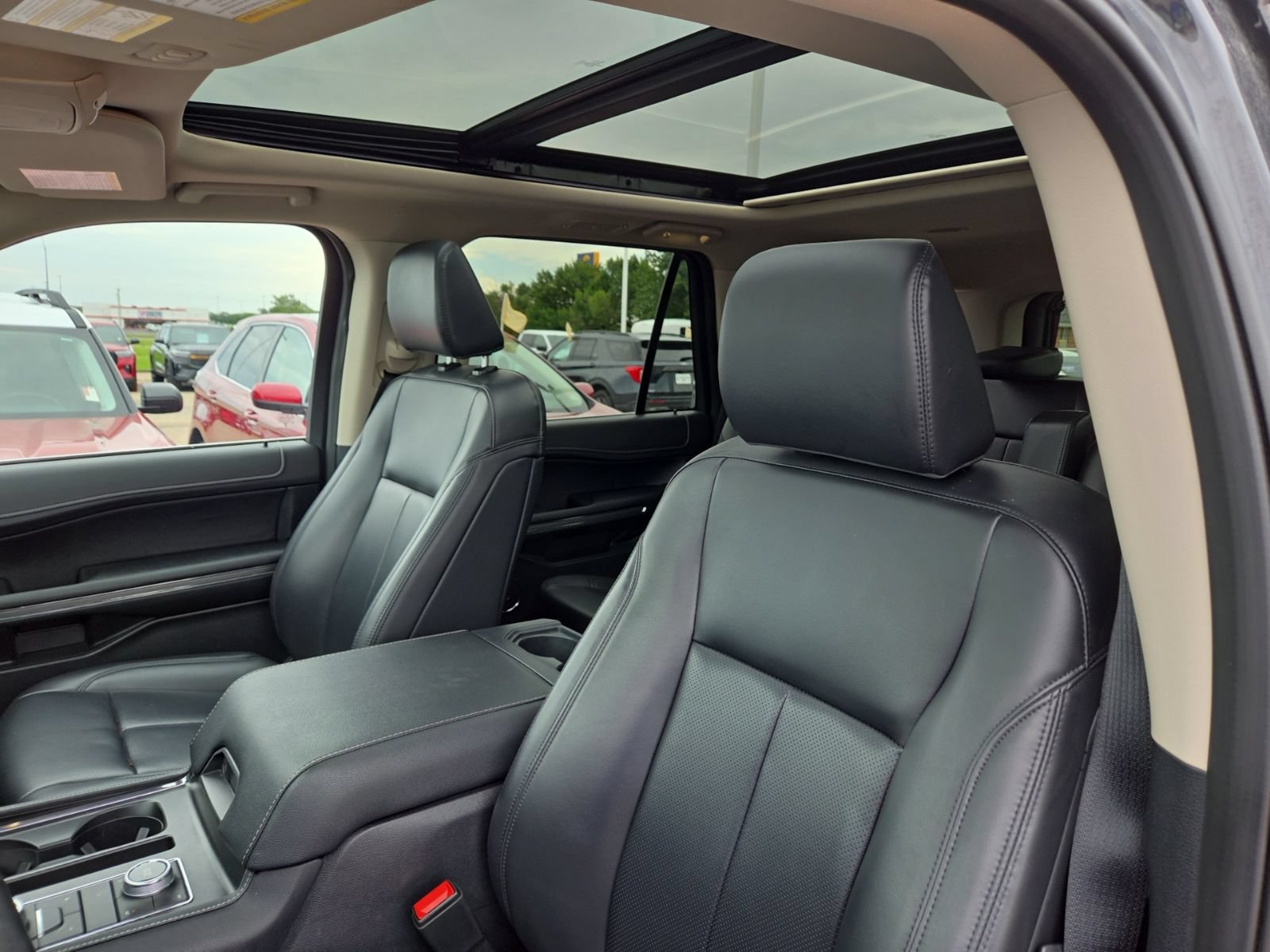 Certified 2023 Ford Expedition XLT AWD/4WD image 9