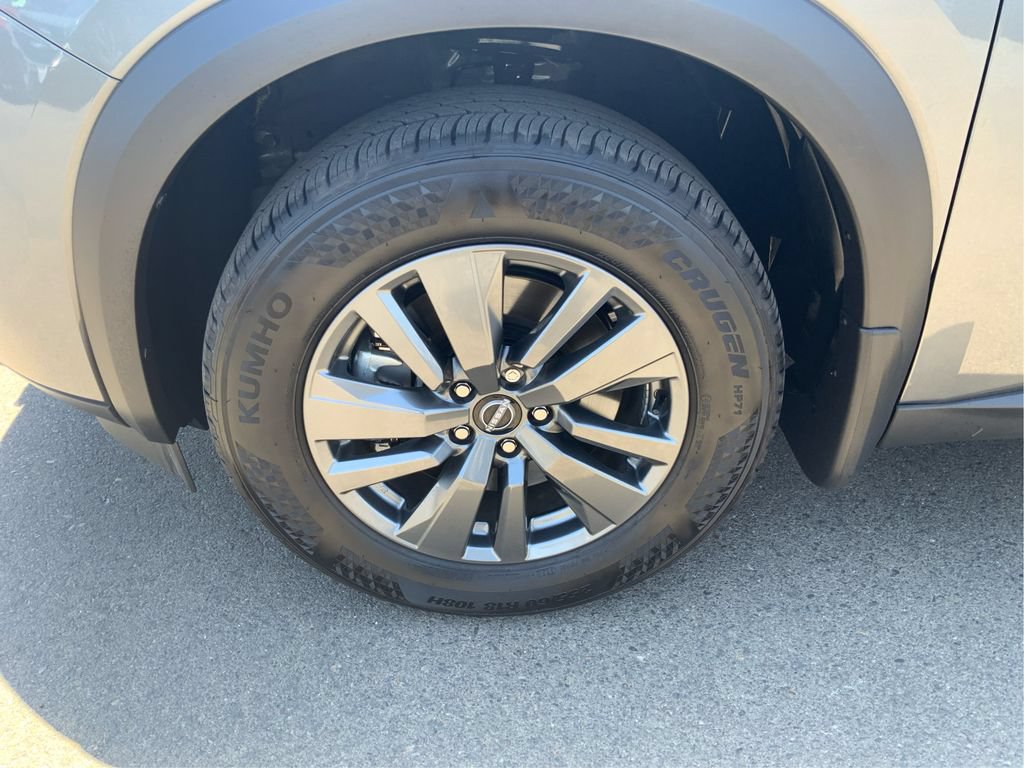 Used 2025 Nissan Pathfinder SV FWD image 22