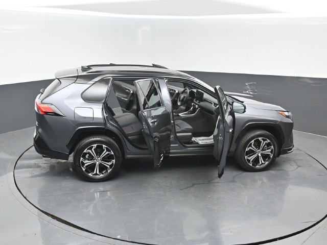 Used 2025 Toyota RAV4 XSE AWD/4WD image 28