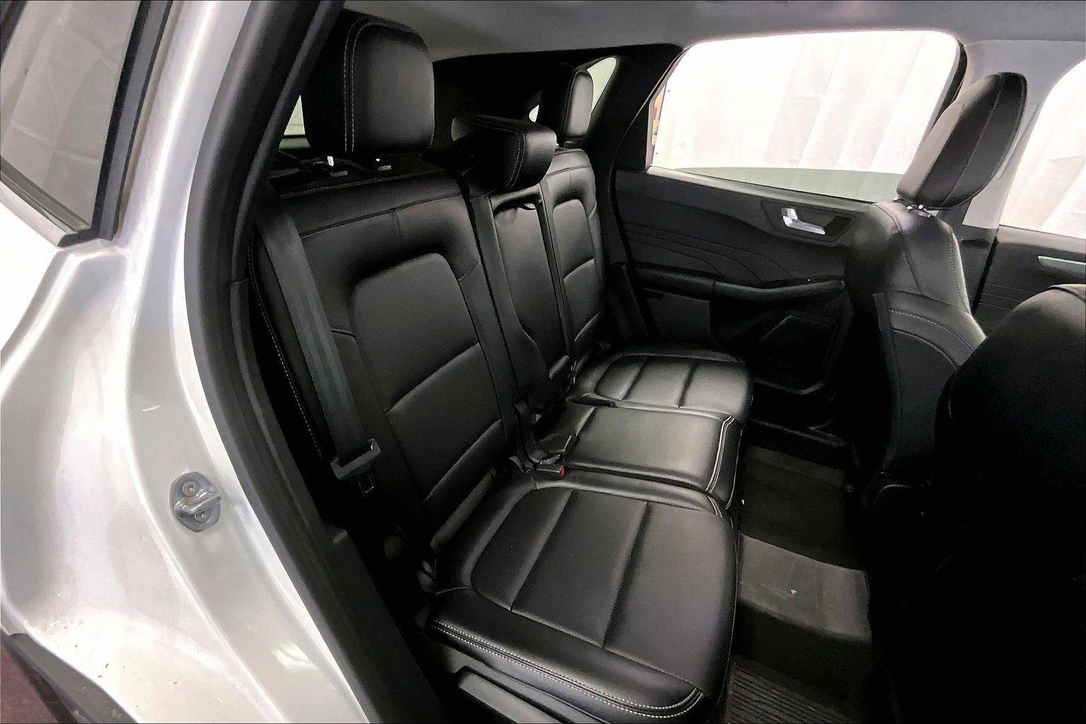 Certified 2022 Ford Escape Titanium w/ Class II Trailer Tow Package image 26