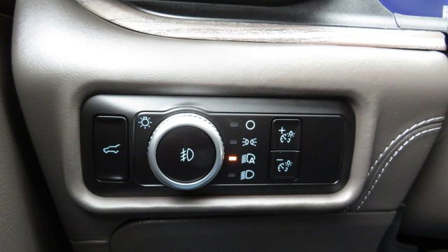 Certified 2023 Ford Explorer Platinum w/ Technology Package image 25