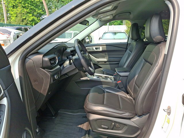 Certified 2023 Ford Explorer XLT w/ Equipment Group 202A AWD/4WD image 3