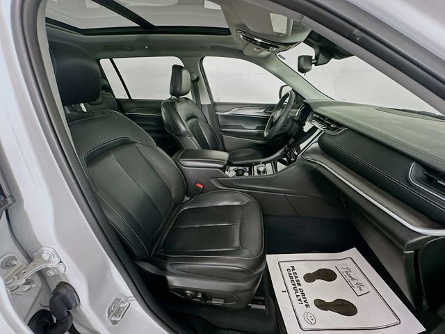 Used 2023 Jeep Grand Cherokee L Limited AWD/4WD image 36