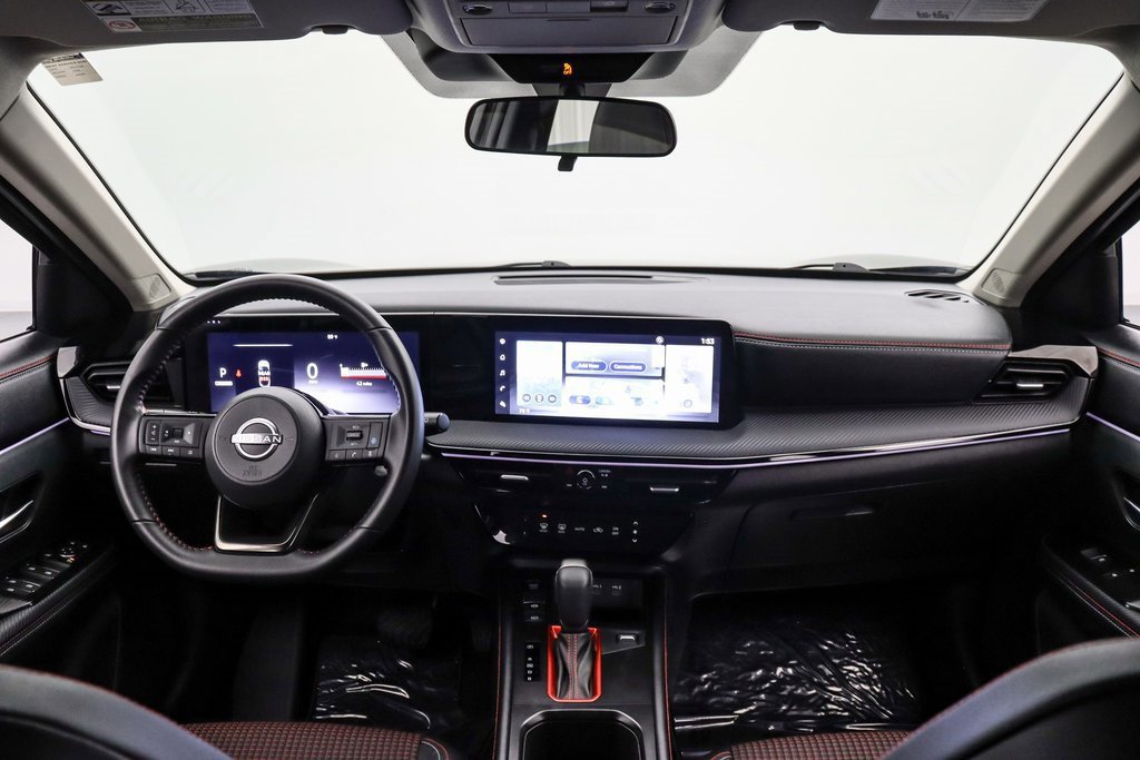 Used 2025 Nissan Kicks SR image 14