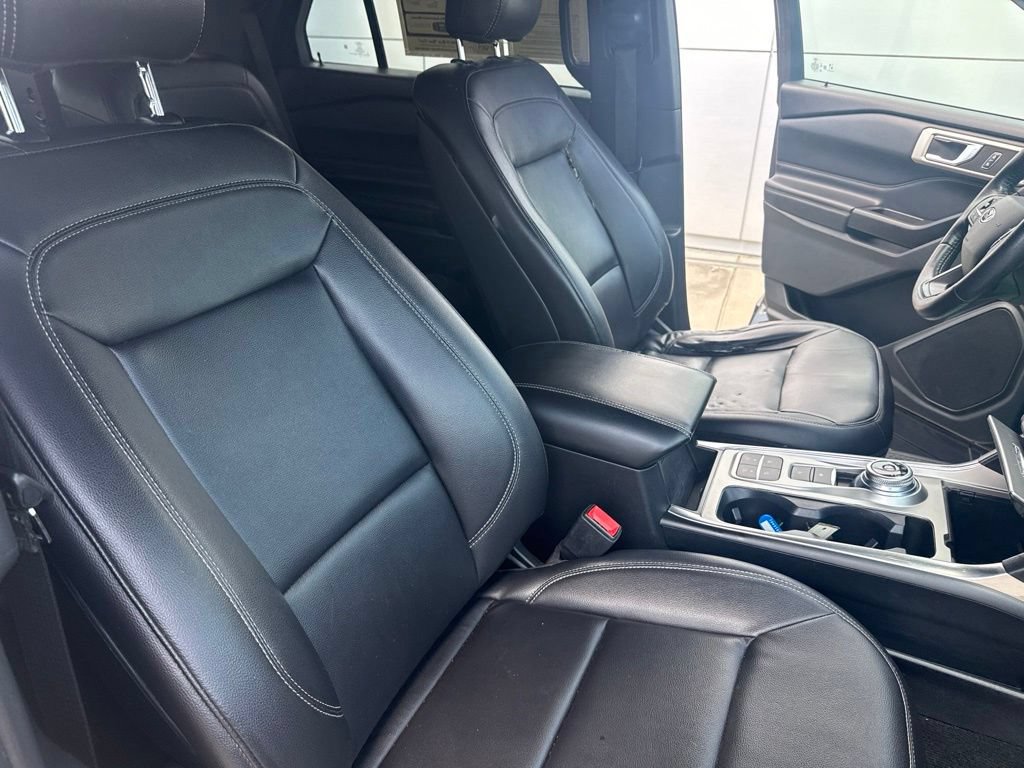Certified 2020 Ford Explorer XLT w/ Equipment Group 202A RWD image 34