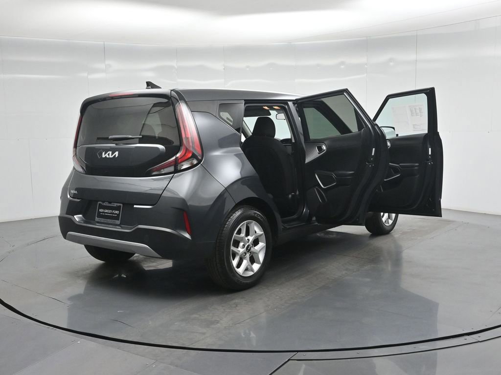 Used 2023 Kia Soul LX w/ Option Group 015 image 33