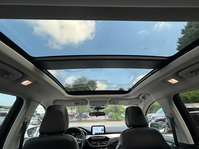 Certified 2022 Ford Escape SEL AWD/4WD image 3