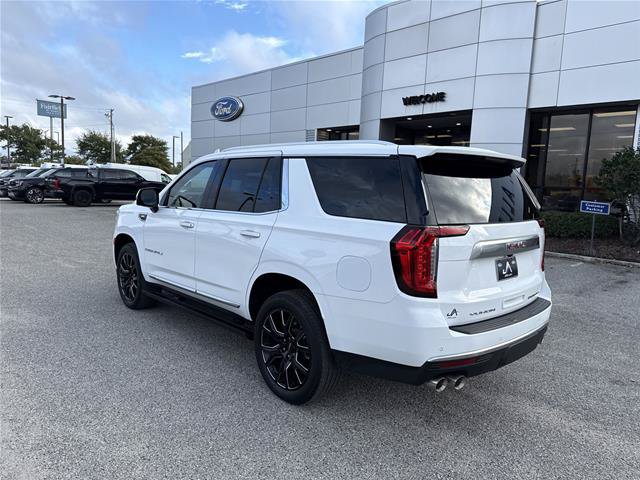 Used 2023 GMC Yukon Denali RWD image 13