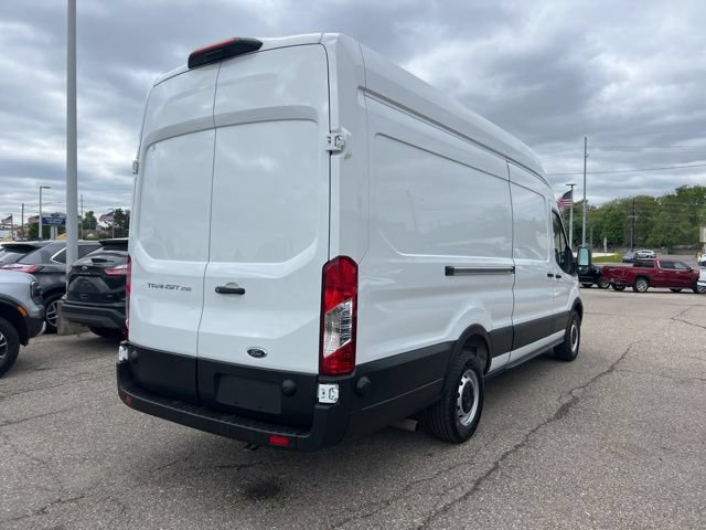 Certified 2025 Ford Transit 250 148 High Roof Extended RWD image 4