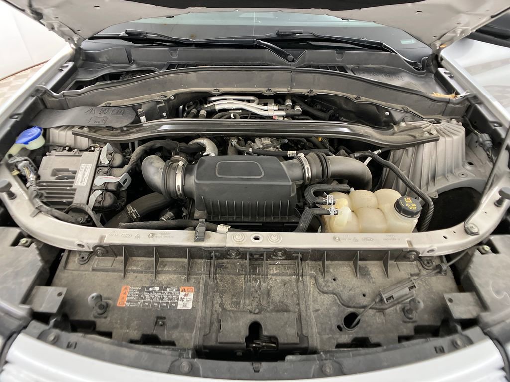 Certified 2020 Ford Explorer Platinum w/ Premium Technology Package image 33