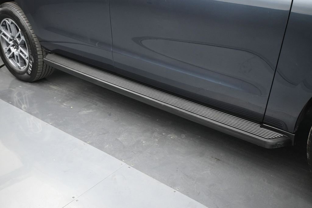 Certified 2025 Ford Expedition Max Active RWD image 30
