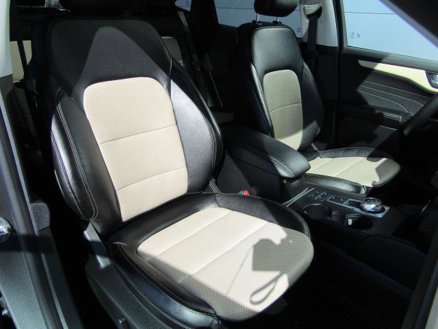 Certified 2022 Ford Escape Titanium w/ Titanium Elite Package image 9