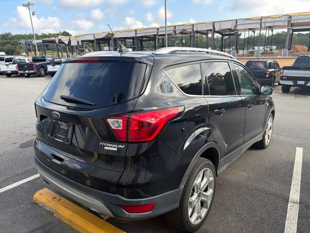 Certified 2019 Ford Escape Titanium FWD image 3