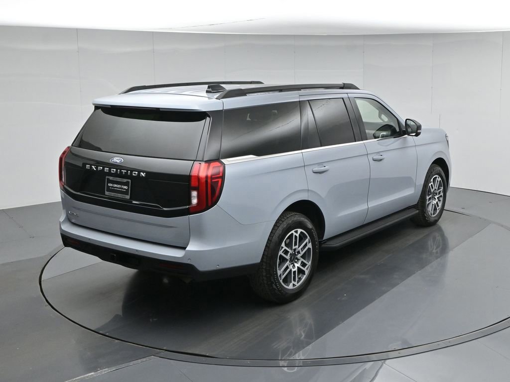 Certified 2025 Ford Expedition Active AWD/4WD image 11