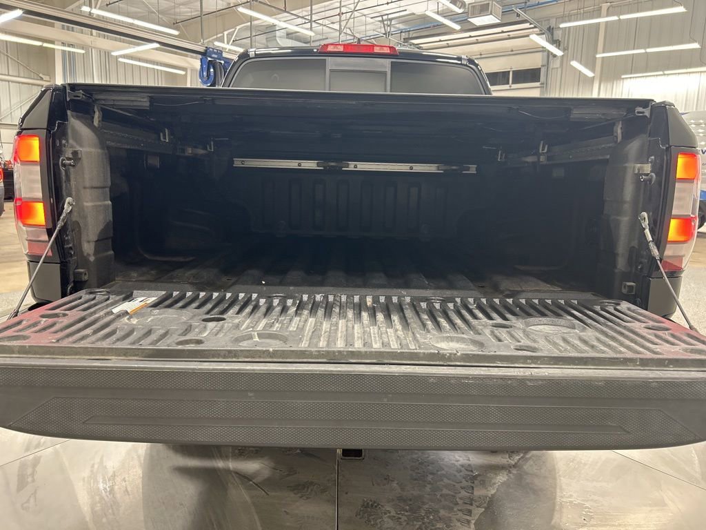 Used 2022 Nissan Frontier SV image 25