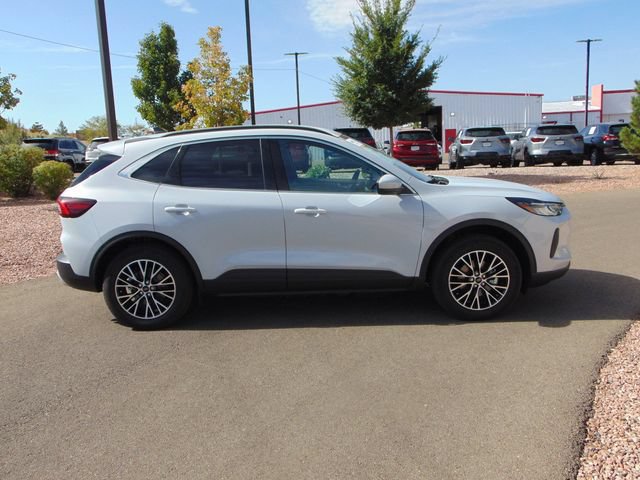 Certified 2026 Ford Escape SE FWD image 7