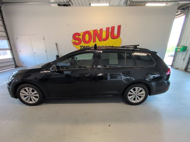 Used 2018 Volkswagen Golf S AWD/4WD image 2