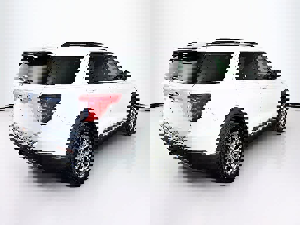 Certified 2020 Ford Explorer XLT w/ Equipment Group 202A image 5