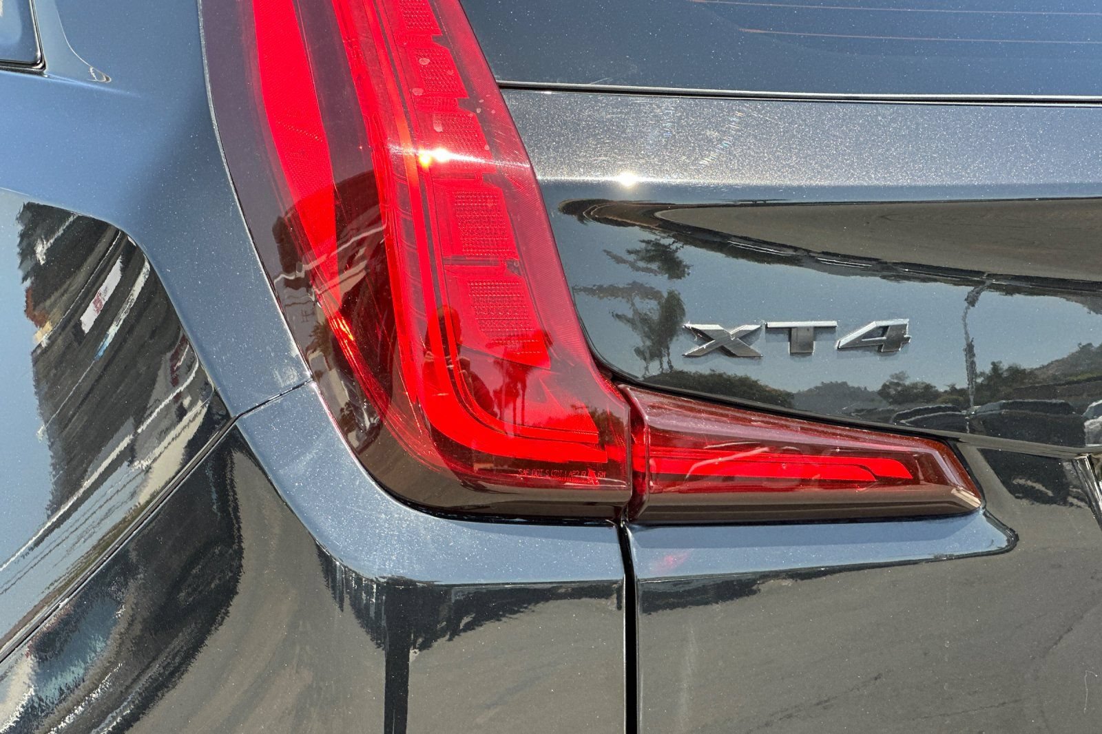 Used 2023 Cadillac XT4 Premium Luxury FWD image 26