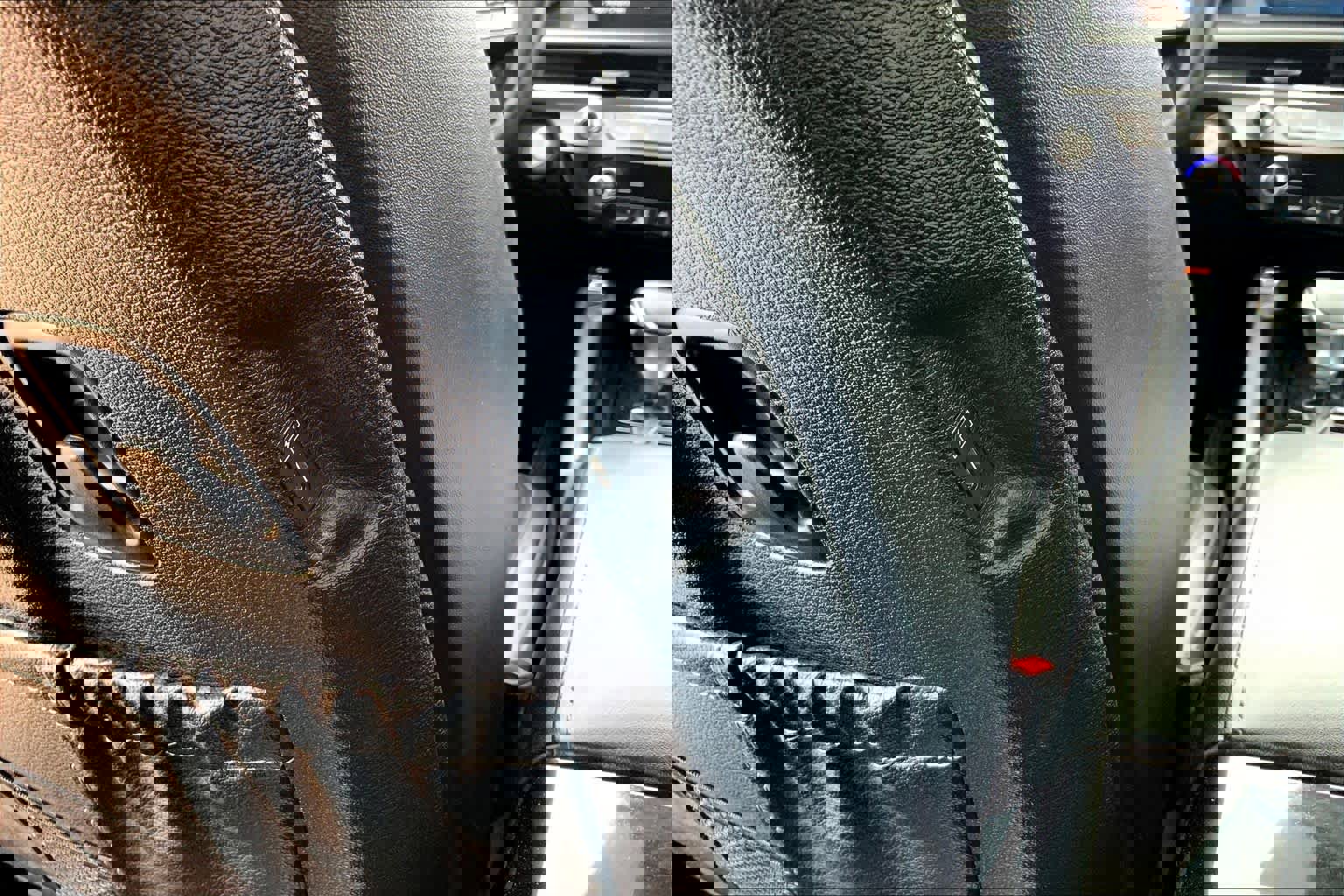 Used 2024 Kia Telluride S image 35