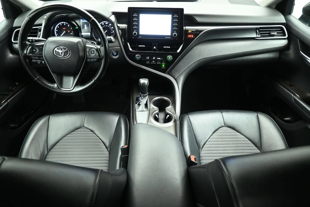 Used 2021 Toyota Camry SE w/ Convenience Package FWD image 19