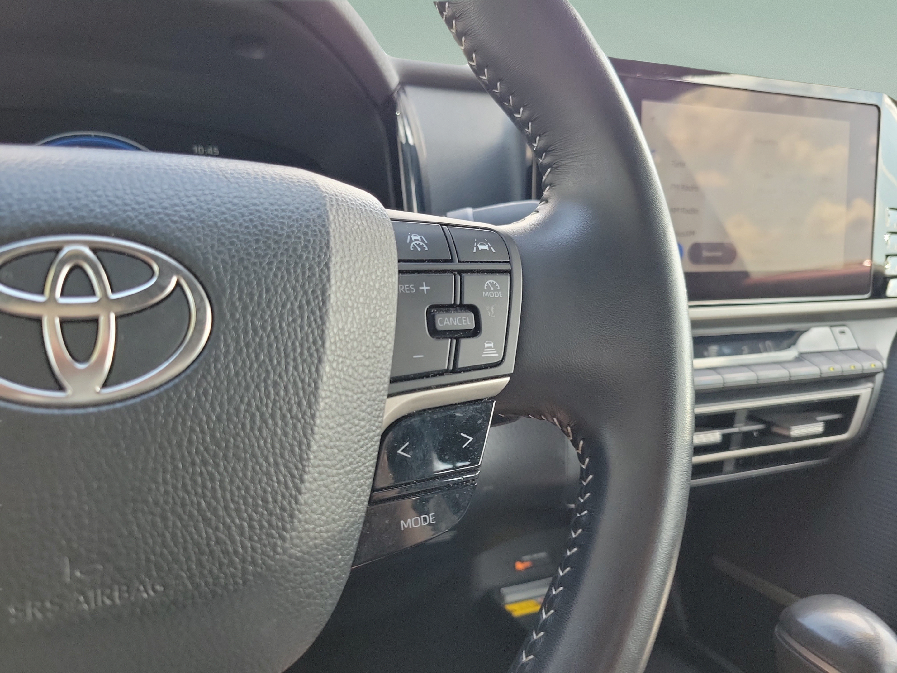 Used 2025 Toyota Camry SE FWD image 22