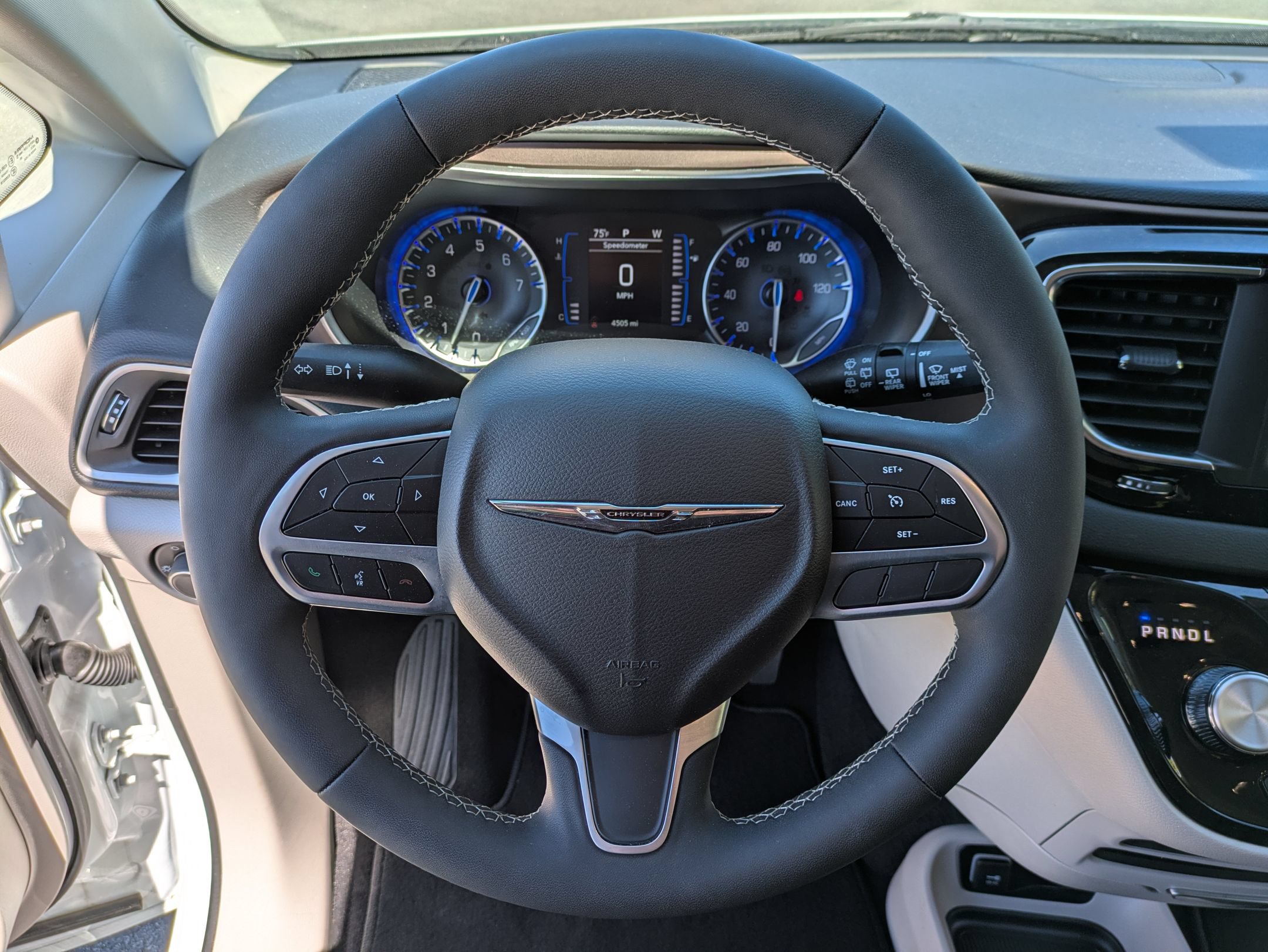 Used 2024 Chrysler Voyager LX FWD image 9