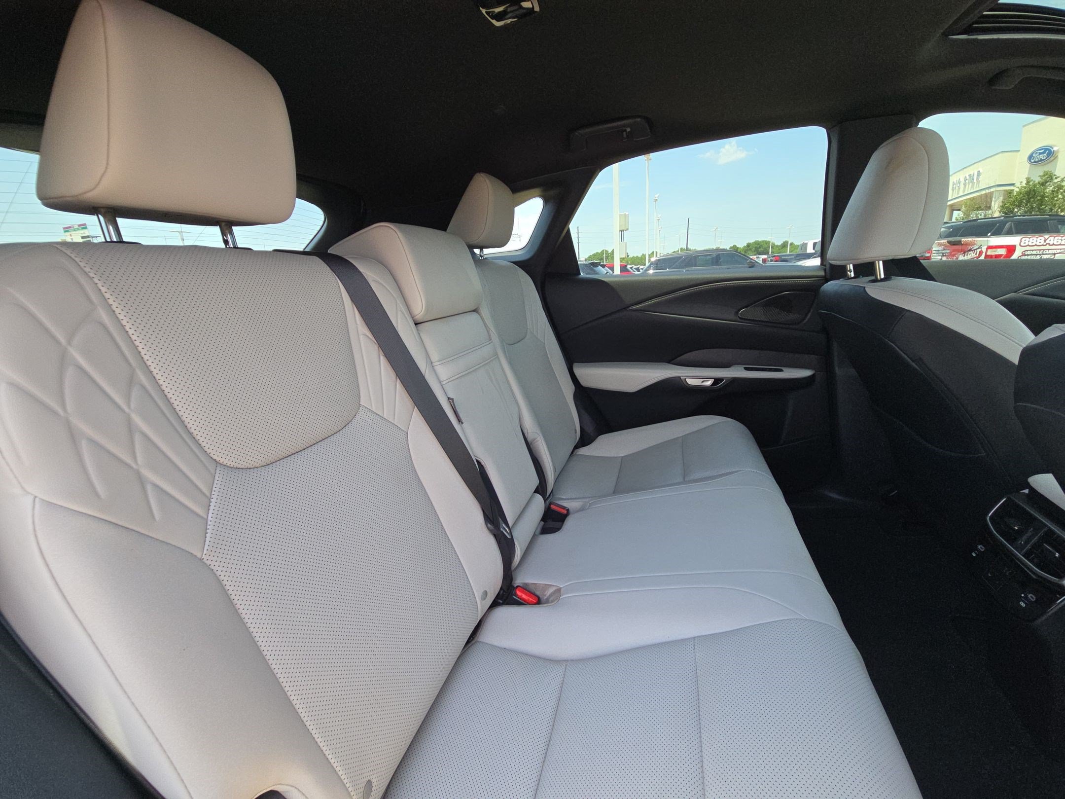 Used 2024 Lexus RX 350 Premium w/ Accessory Package (Z1) FWD image 33