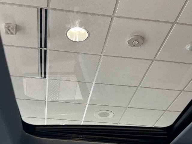 Certified 2022 Ford Explorer XLT w/ Equipment Group 202A image 19