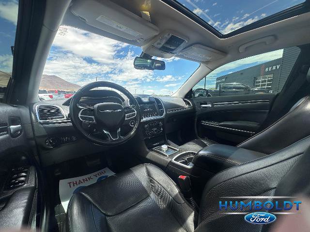 Used 2019 Chrysler 300 Limited AWD/4WD image 16
