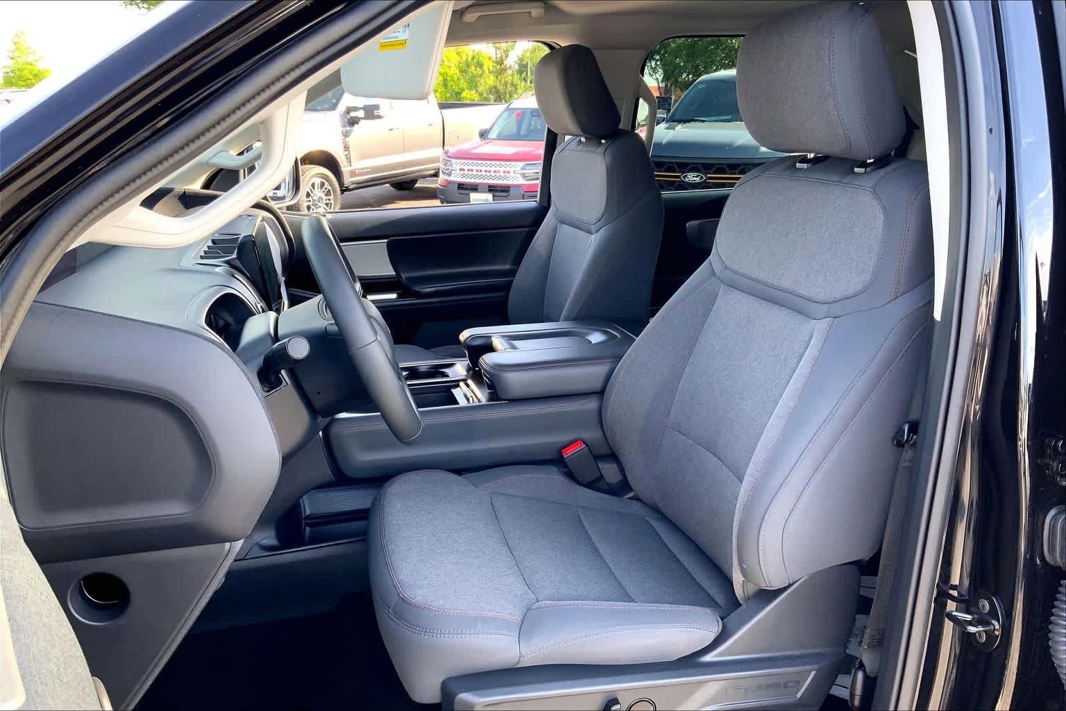 Certified 2025 Ford Expedition Active RWD image 8
