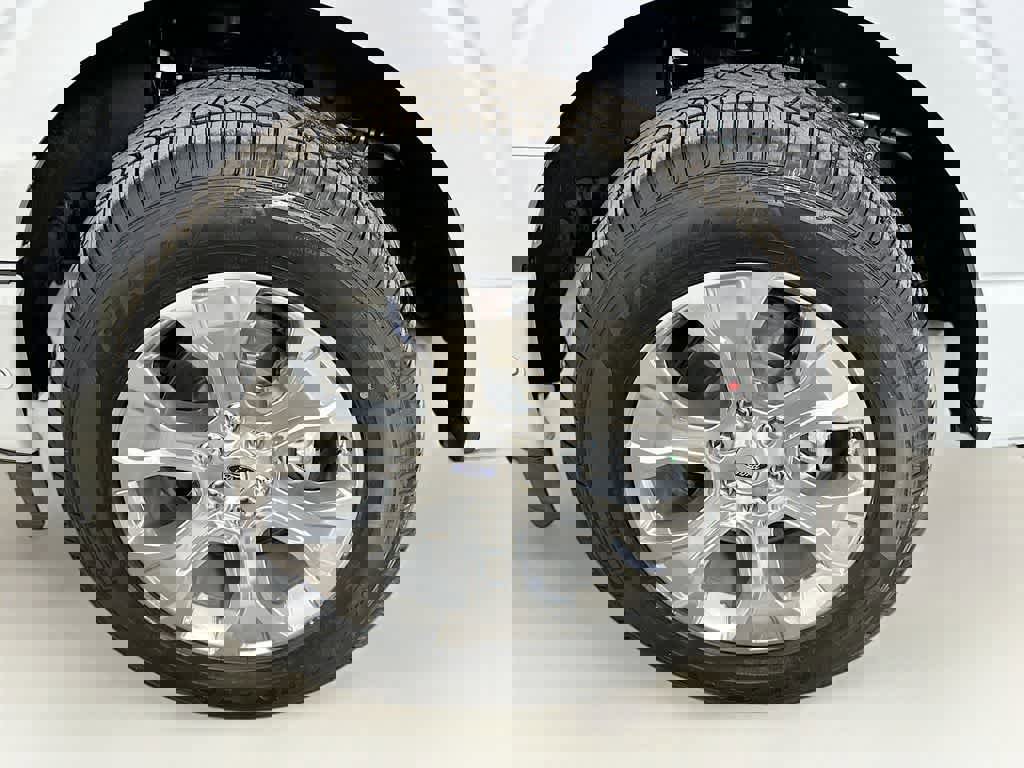 Certified 2023 Ford F150 Platinum w/ Equipment Group 701A High image 11