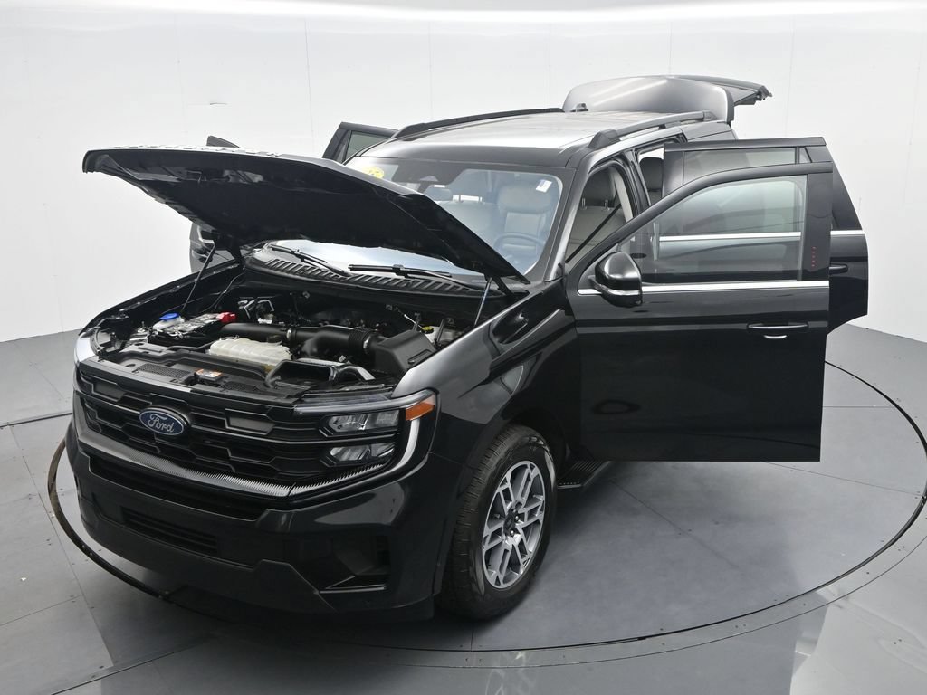 Certified 2025 Ford Expedition Active AWD/4WD image 39