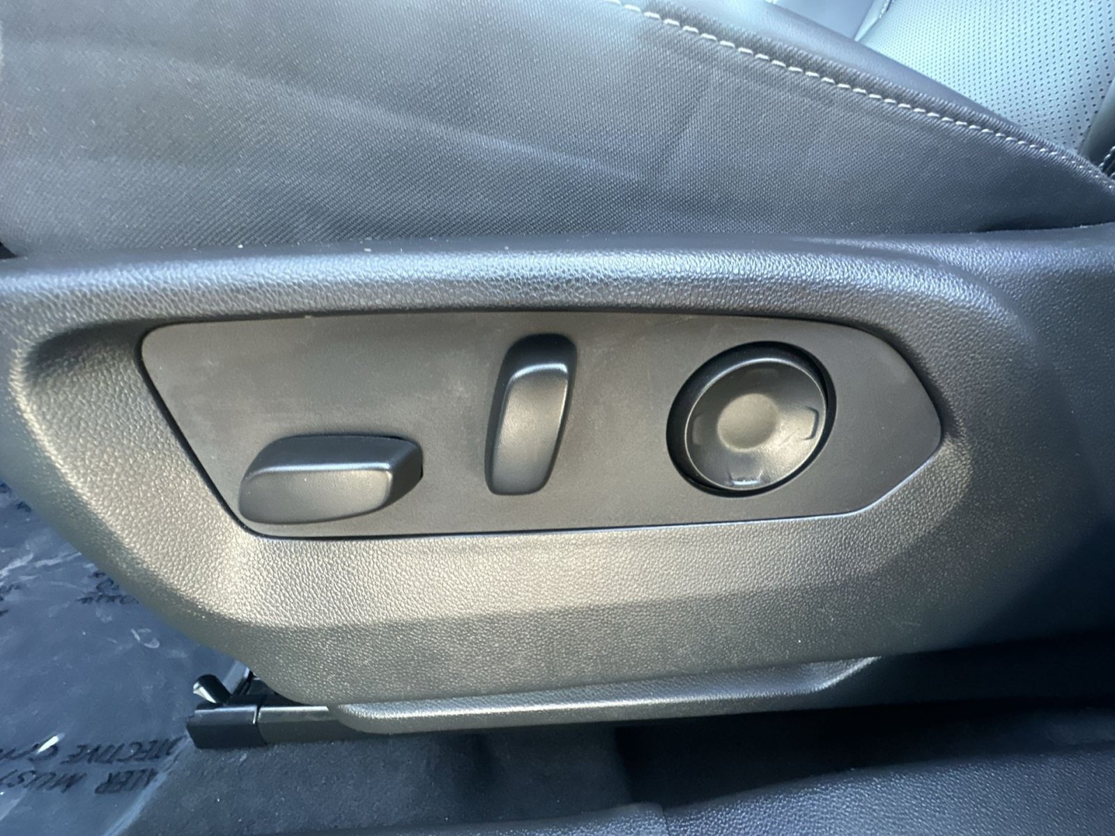 Used 2024 Buick Envision Preferred AWD/4WD image 22