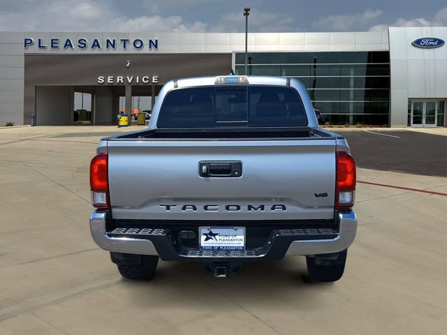 Used 2023 Toyota Tacoma SR5 RWD image 4