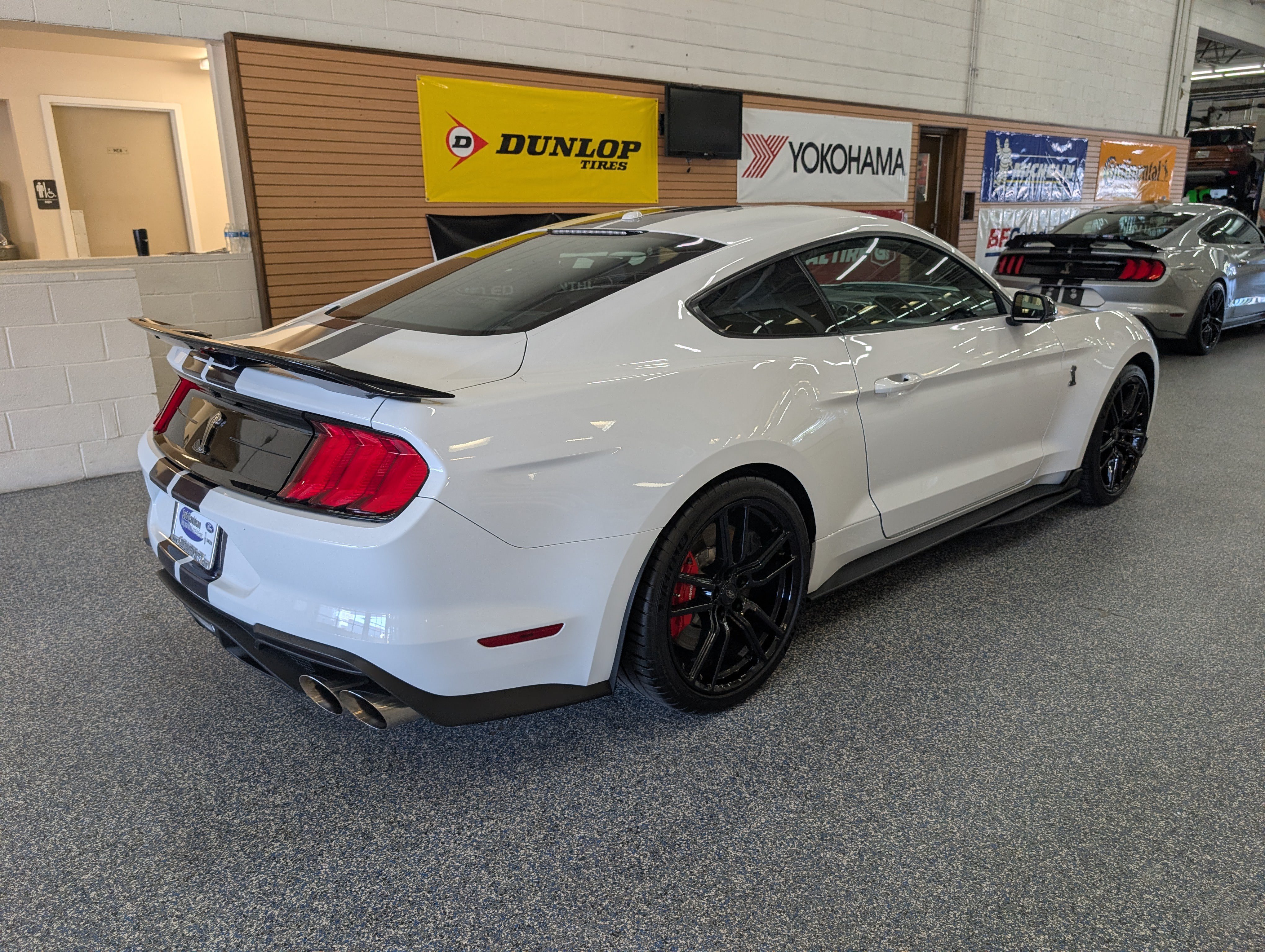 Certified 2020 Ford Mustang Shelby GT500 w/ Technology Package RWD image 7