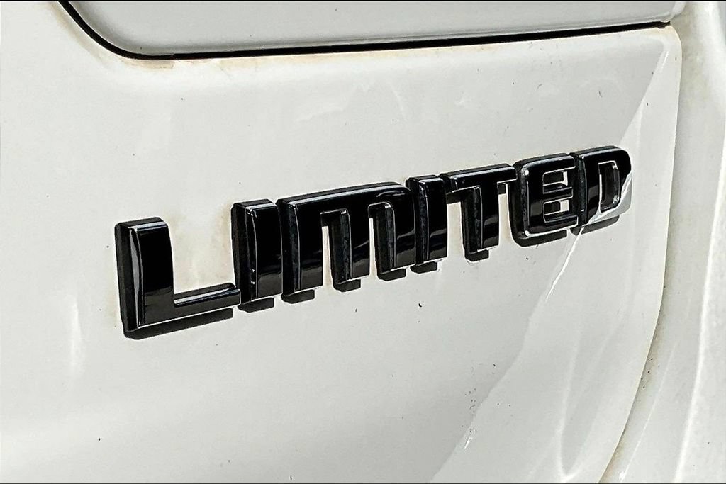 Used 2023 Jeep Grand Cherokee Limited RWD image 25