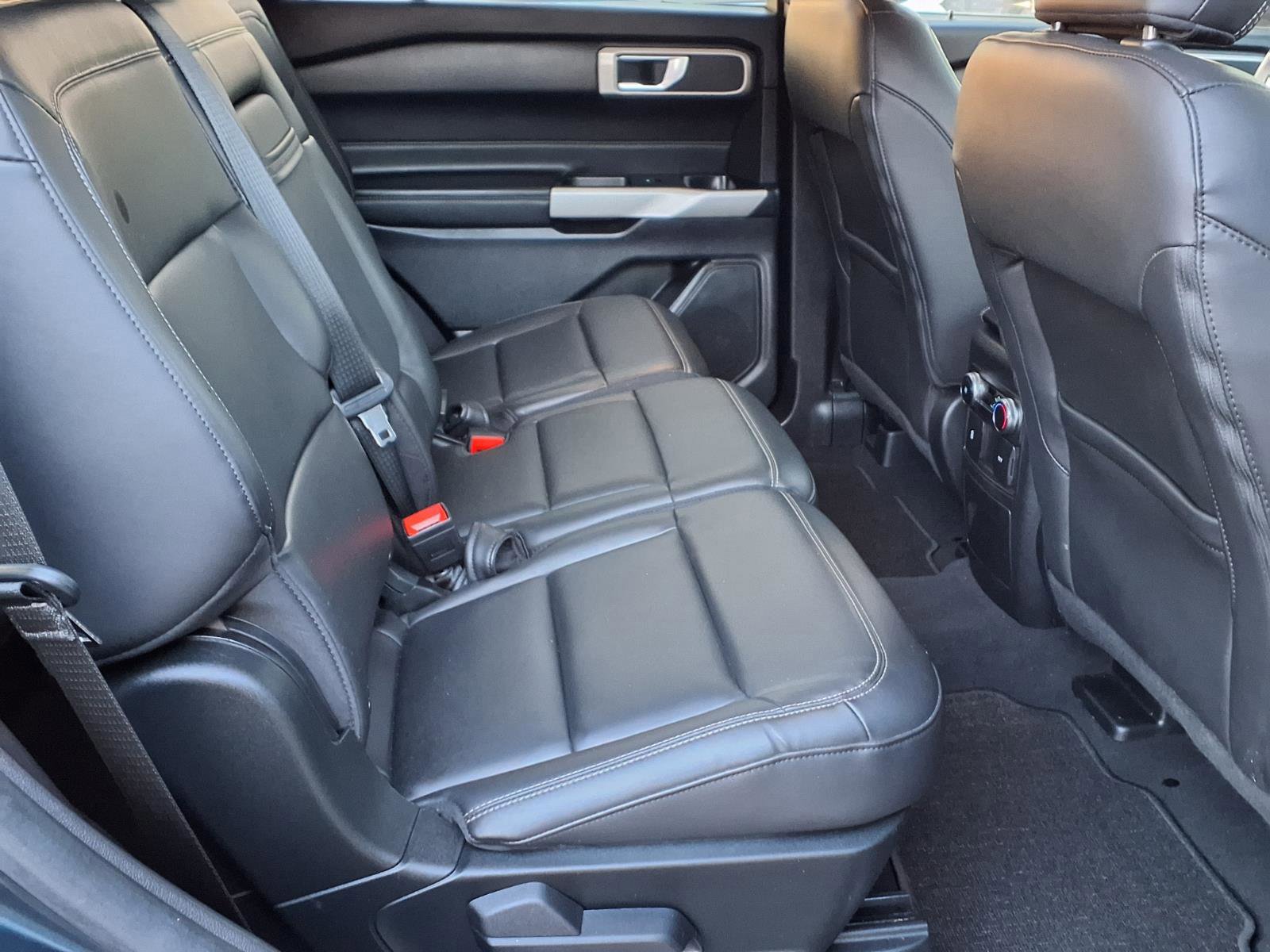 Certified 2022 Ford Explorer XLT w/ Equipment Group 202A image 13