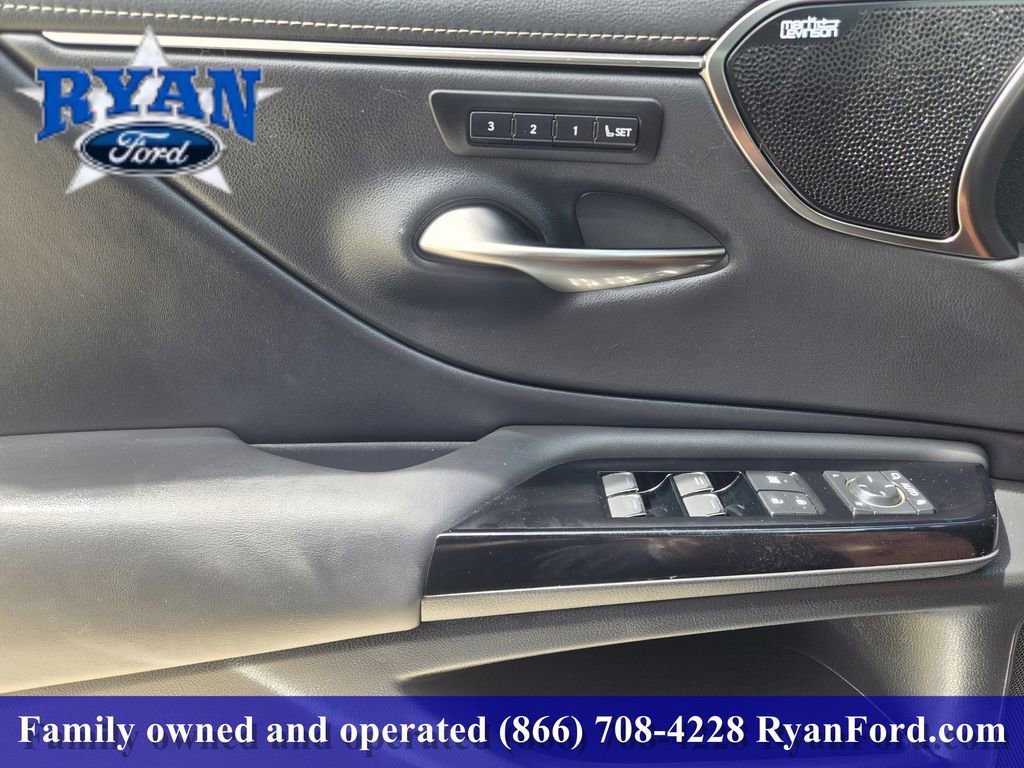 Used 2023 Lexus ES 300h F Sport w/ Accessory Package (Z2) FWD image 16