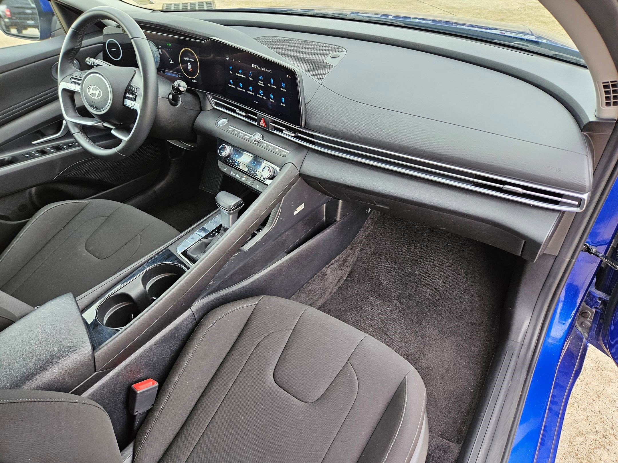Used 2025 Hyundai Elantra SEL FWD image 34