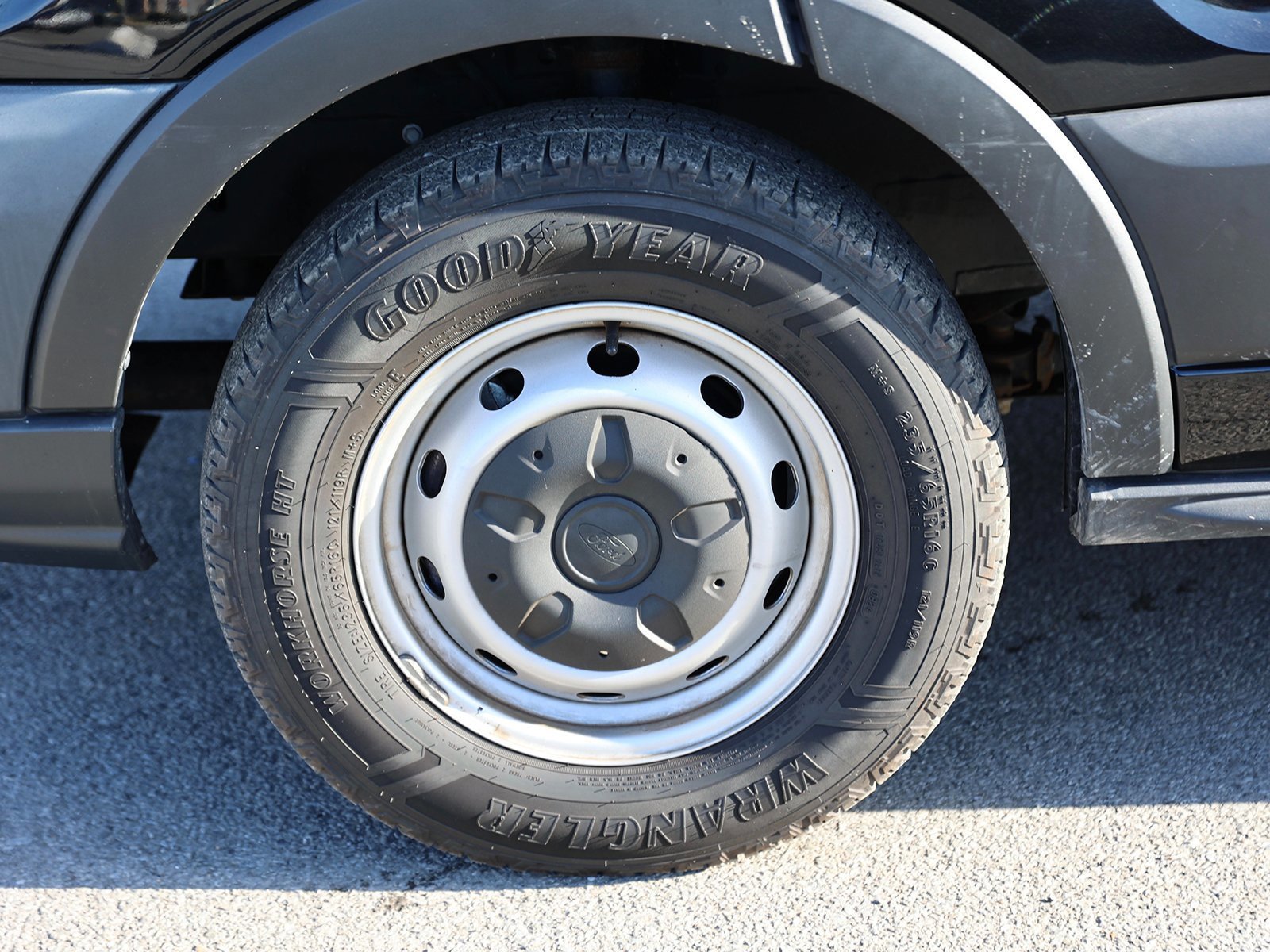 Certified 2019 Ford Transit 150 130 Low Roof image 9