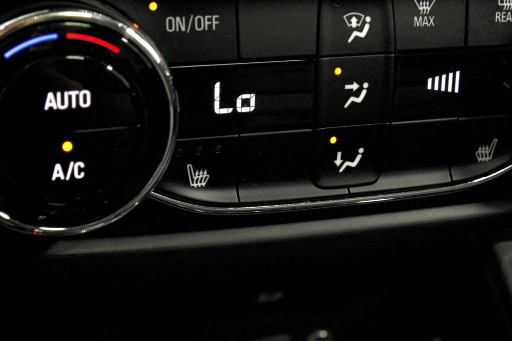Used 2023 Chevrolet TrailBlazer ACTIV w/ Sun and Liftgate Package FWD image 30