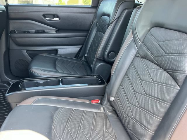 Used 2023 Nissan Pathfinder Platinum AWD/4WD image 27