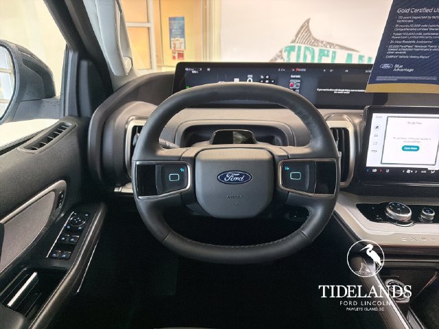 Certified 2025 Ford Expedition Active RWD image 17