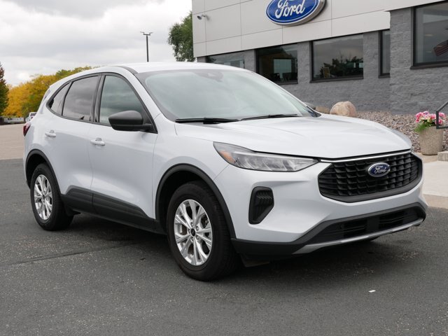 Certified 2025 Ford Escape Active AWD/4WD image 2