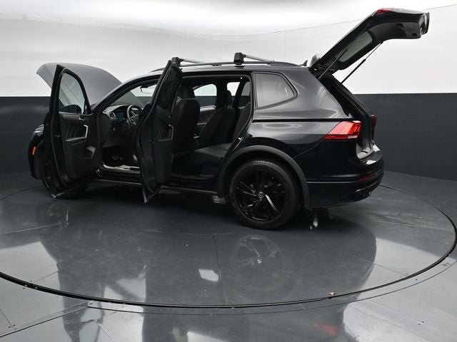 Used 2023 Volkswagen Tiguan SE R-Line FWD image 41