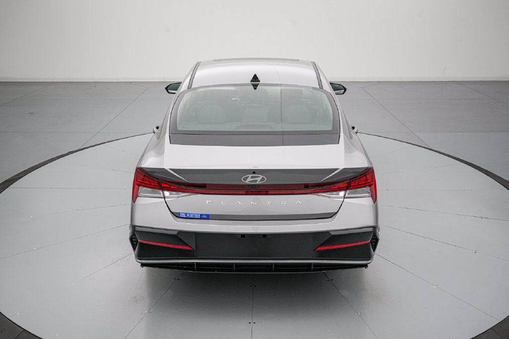 Used 2025 Hyundai Elantra SEL FWD image 5