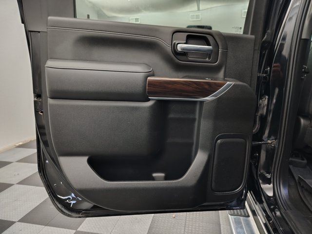 Used 2022 GMC Sierra 2500 SLT w/ SLT Preferred Package AWD/4WD image 29