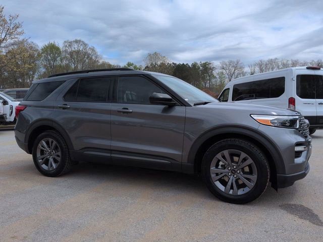 Certified 2022 Ford Explorer XLT w/ Equipment Group 202A image 7