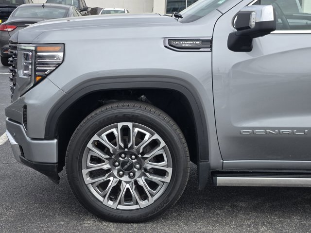 Used 2024 GMC Sierra 1500 Denali Ultimate AWD/4WD image 9